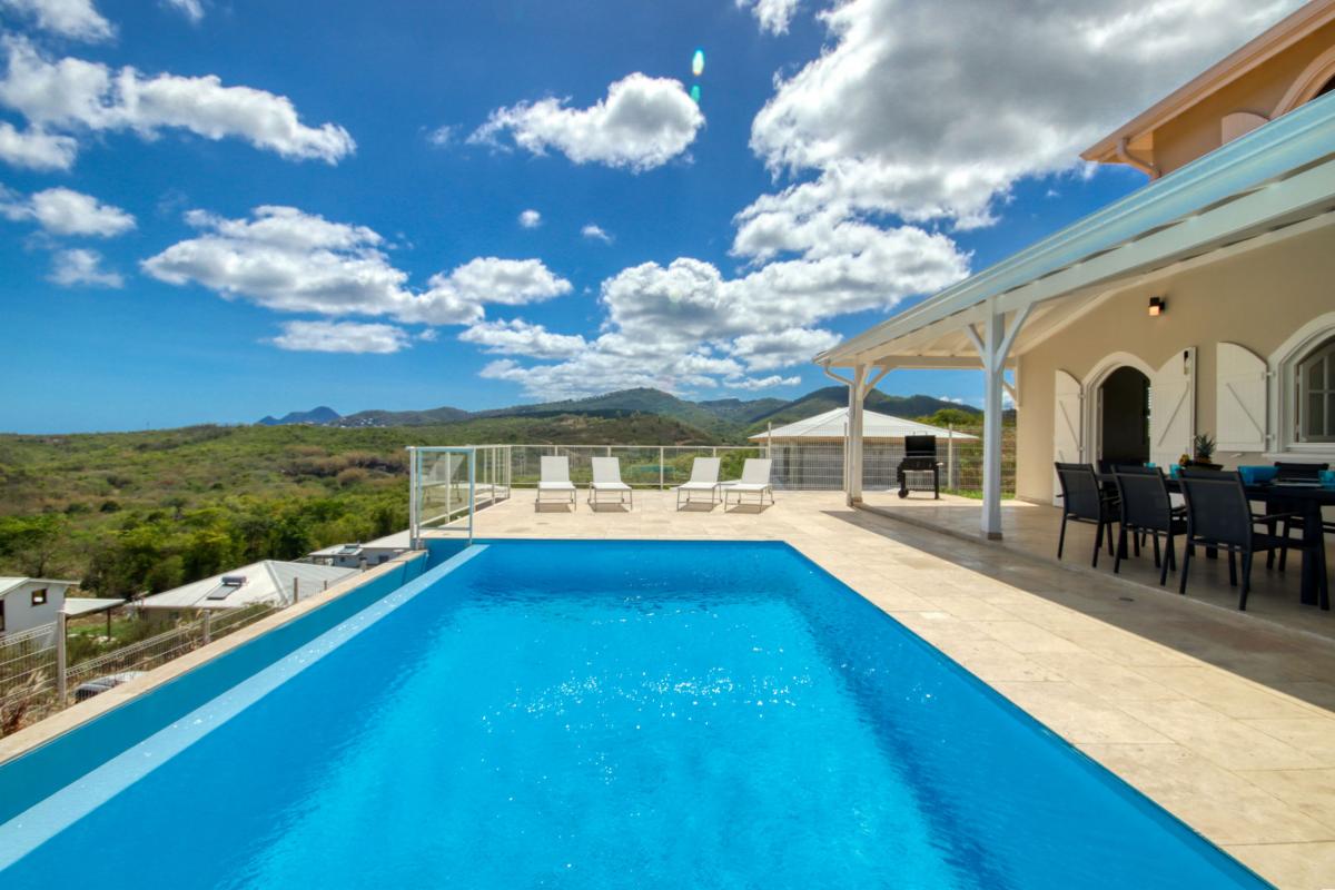 piscine location de villa Martinique 8 personnes vue mer b